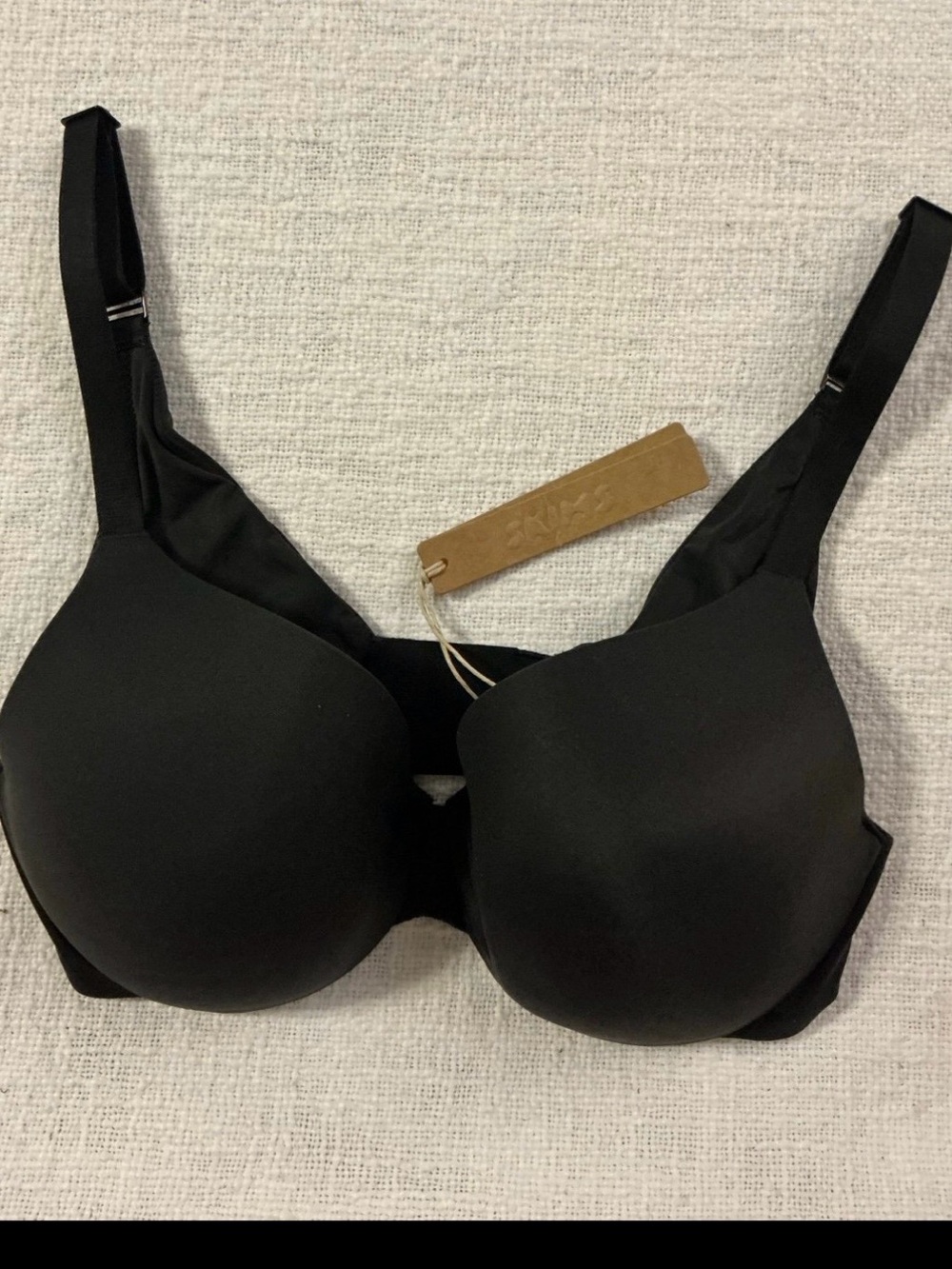 SKIMS smoothing intimates full coverage light lined bra in
Onyx 32C